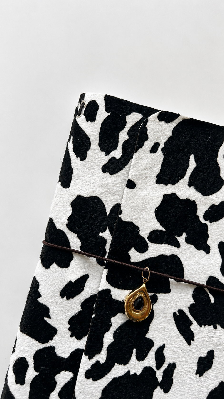 Fur édition - Cow black and white
